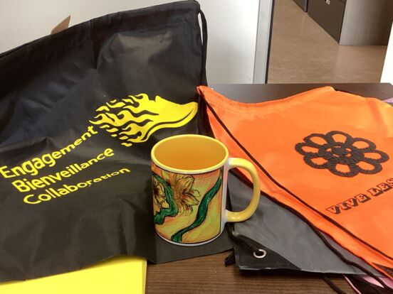 Vente de sacs et de tasses personnalisés